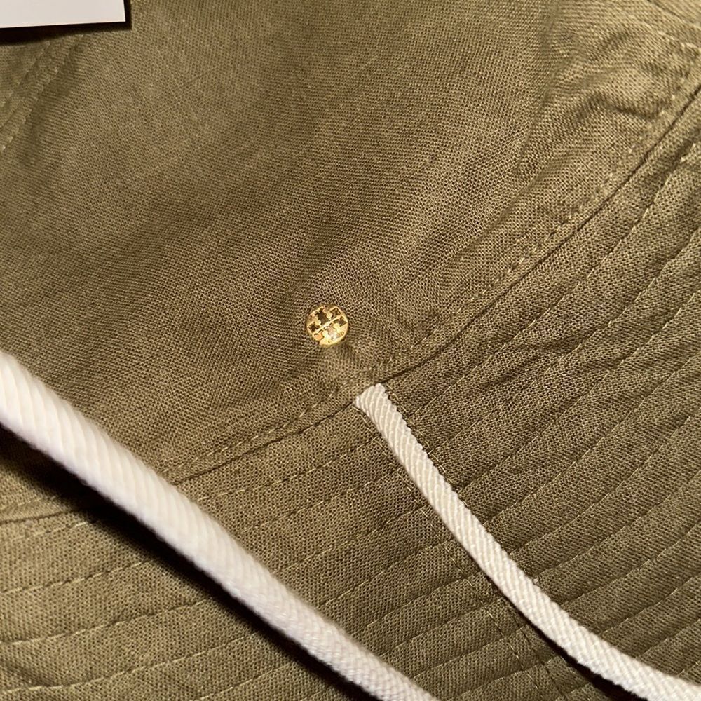 Tory Burch OS Beige Tan Red Monogram Embroidered Climbing Rose Bucket Hat - Picture 9 of 11